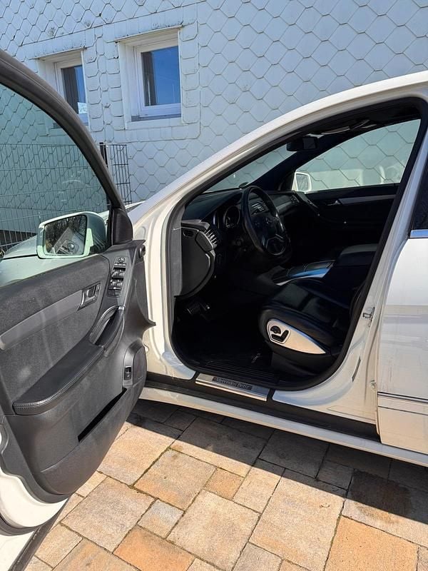 Gebraucht Mercedes R350 265 PS (194 kW) 2013 Weiß Van / Kleinbus