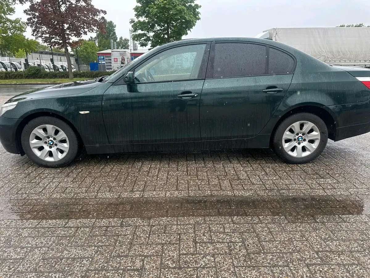 Gebraucht BMW 523 177 PS (130 kW) 2005 Grün Limousine