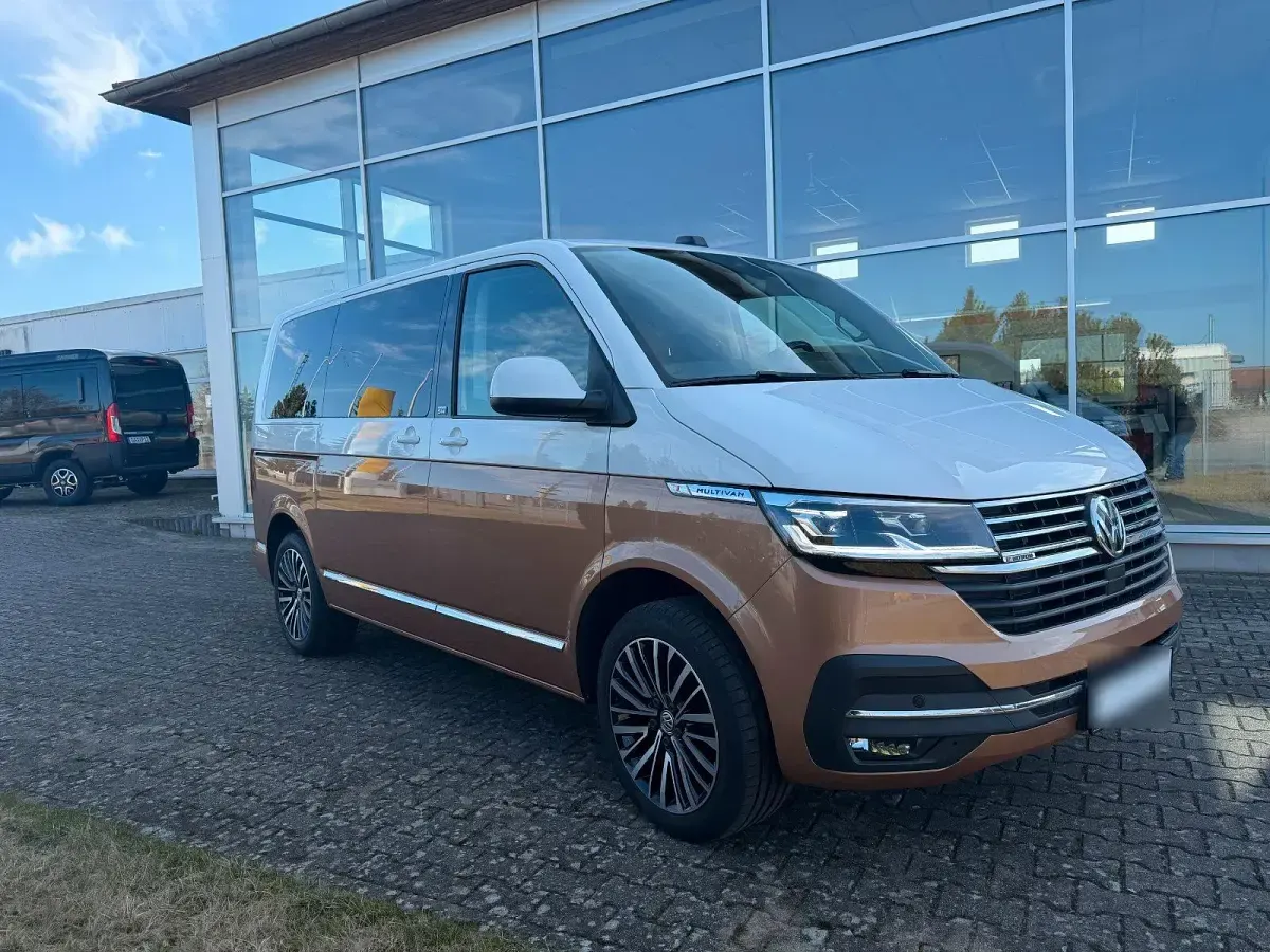 Gebraucht VW T6.1 Generation Six 204 PS (150 kW) 2022 Gold Van