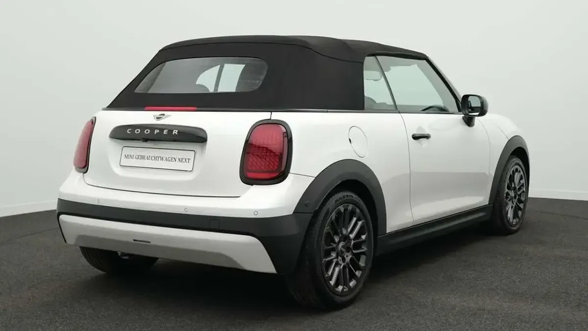 Gebraucht Mini Cooper Cabriolet Classic 163 PS (119 kW) 2025 Weiß Cabrio