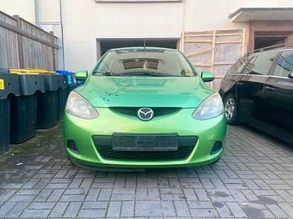 Grün Gebraucht 2009 Mazda 2 Kleinwagen | 1.500 € (Fairer Preis) - Bild 1/4