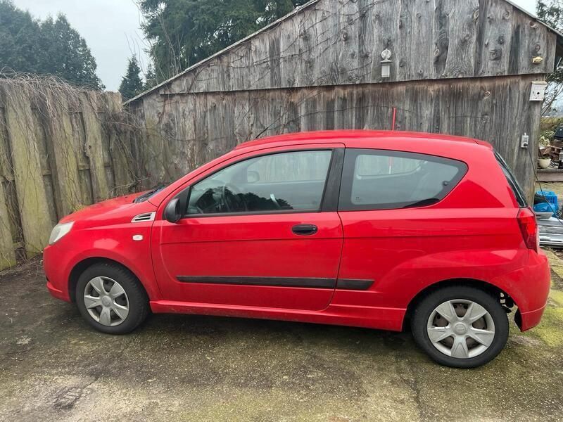 Rot Gebraucht 2010 Chevrolet Aveo Limousine | 1.999 € - Bild 1/4