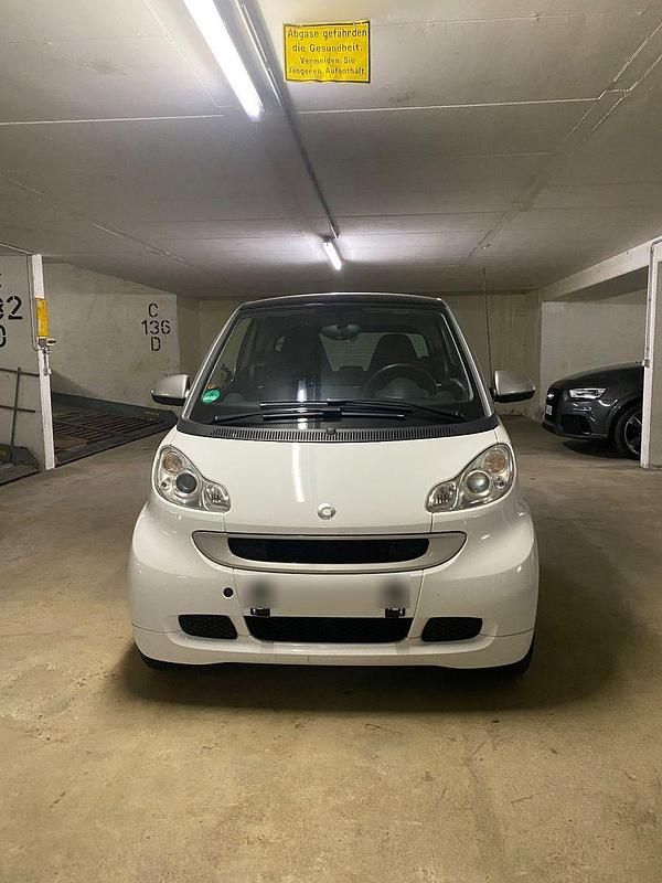 Weiß Gebraucht 2011 Smart ForTwo Coupé Coupé | 6.000 € (Etwas zu teuer) - Bild 1/4