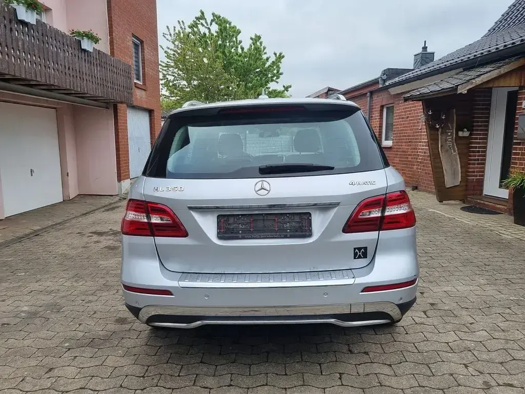 Gebraucht Mercedes ML350 306 PS (225 kW) 2011 Silber SUV