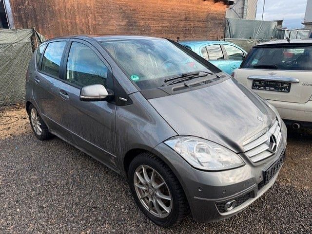 Gebraucht Mercedes A180 109 PS (80 kW) 2012 Grau Limousine
