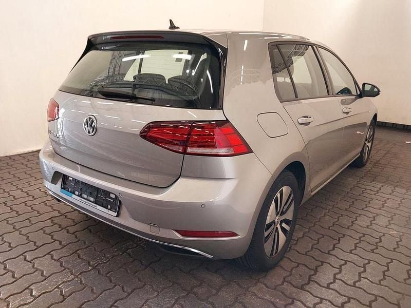 Gebraucht VW Golf 100 kW (136 PS) 2020 Silber Limousine