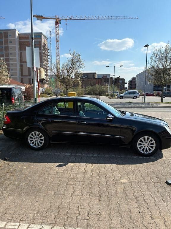 Gebraucht Mercedes E280 Elegance 190 PS (139 kW) 2008 Schwarz Limousine