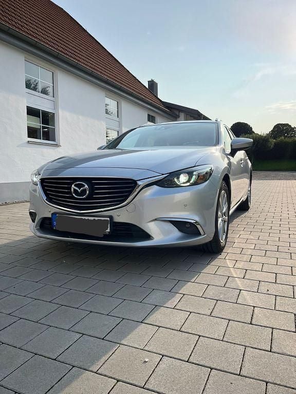 Silber Gebraucht 2016 Mazda 6 Limousine | 10.000 € (Fairer Preis) - Bild 1/4