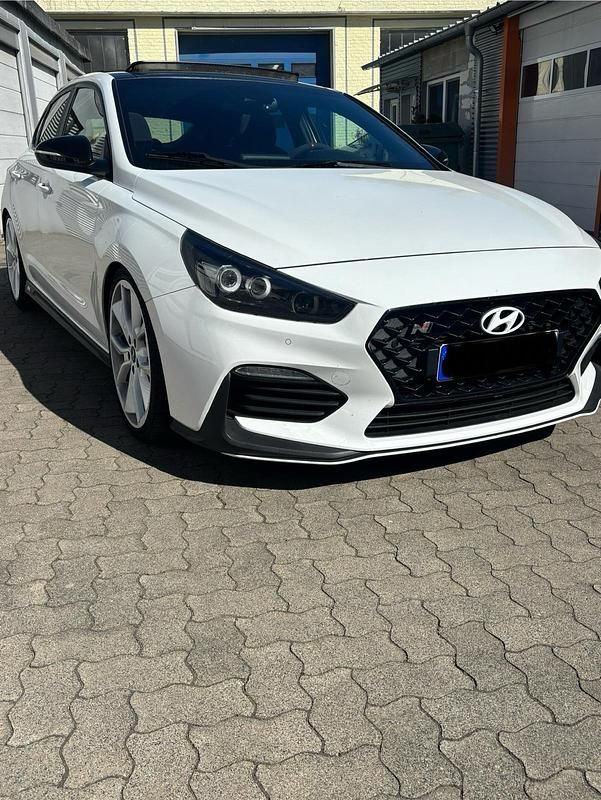 Weiß Gebraucht 2020 Hyundai i30 Limousine | 15.000 € (Superpreis) - Bild 1/4