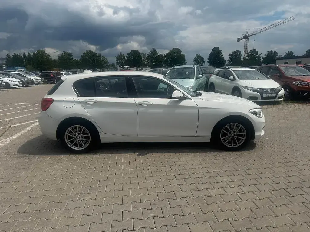 Gebraucht BMW 120 Advantage 190 PS (139 kW) 2016 Weiß Kleinwagen
