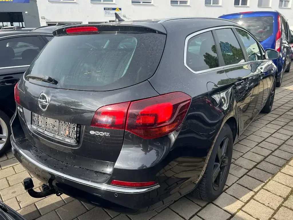 Gebraucht Opel Astra Exklusiv 110 PS (80 kW) 2016 Schwarz Kombi