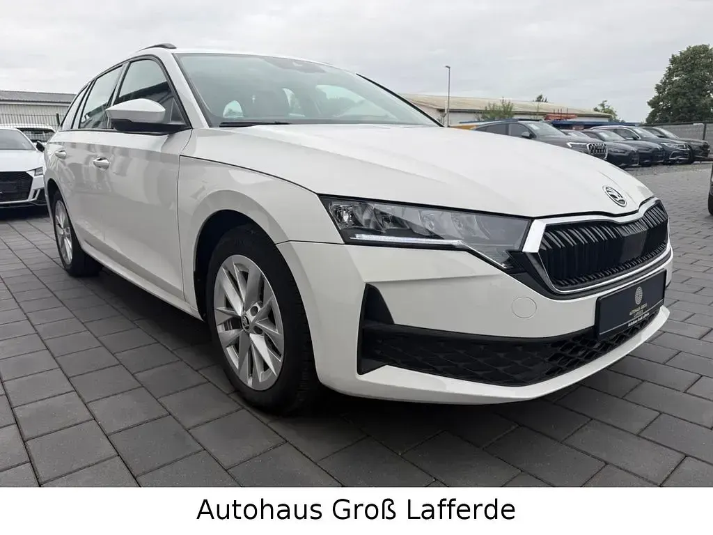 Gebraucht Skoda Octavia Essence 116 PS (85 kW) 2025 Weiß Kombi