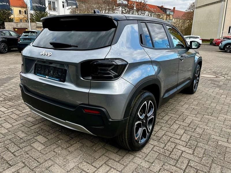 Ny Jeep Avenger EV Summit 114 kW (156 HK) 2026 Grå SUV