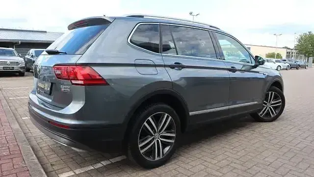 Gebraucht VW Tiguan Allspace 150 PS (110 kW) 2019 Grau SUV
