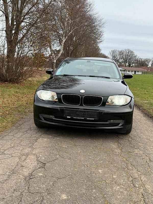 Schwarz Gebraucht 2009 BMW 116 Kleinwagen | 5.650 € (Teuer) - Bild 1/4