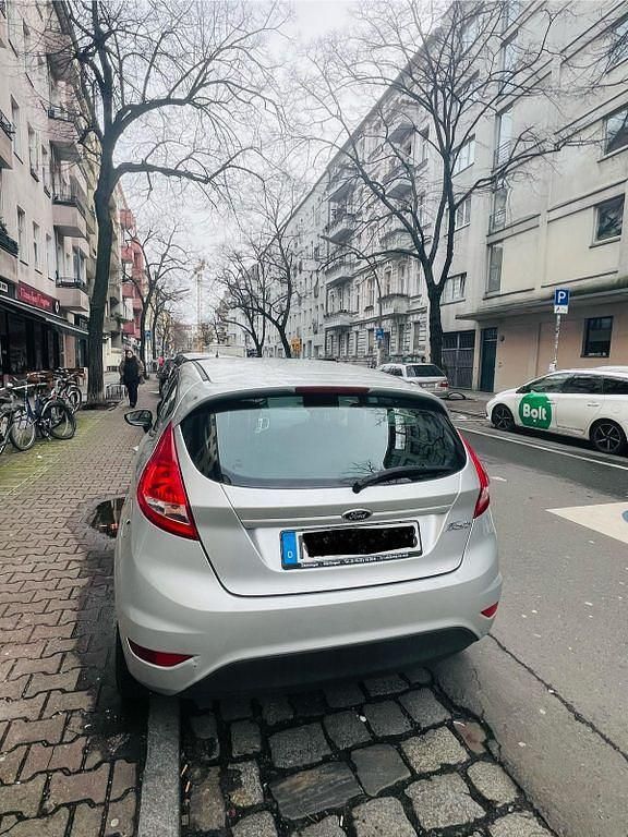 Gebraucht Ford Fiesta Trend 82 PS (60 kW) 2012 Grau Kleinwagen