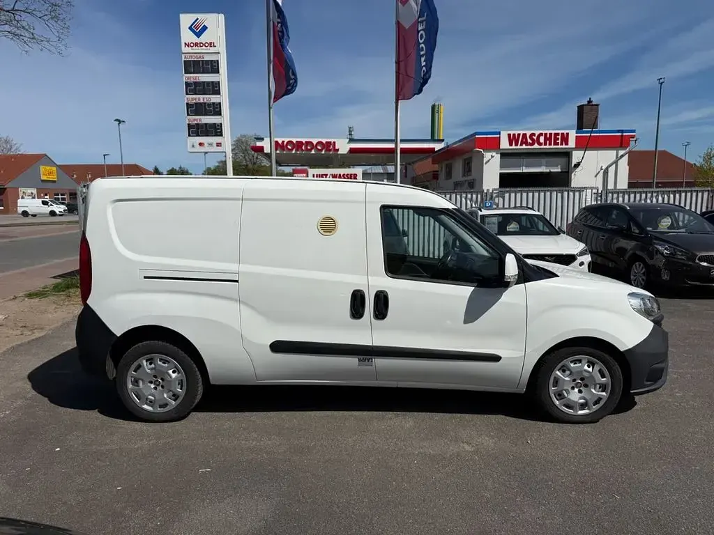 Gebraucht Fiat Doblò 101 PS (74 kW) 2015 Weiß Van / Kleinbus