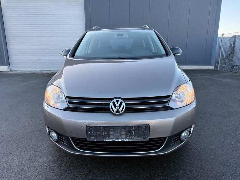Braun Gebraucht 2011 VW Golf Style Limousine | 7.990 € (Teuer) - Bild 1/4