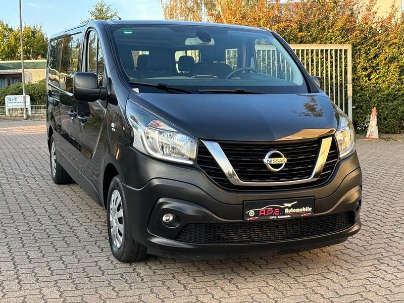 Schwarz Gebraucht 2017 Nissan NV300 Premium Edition Van | 21.900 € (Etwas zu teuer) - Bild 1/4