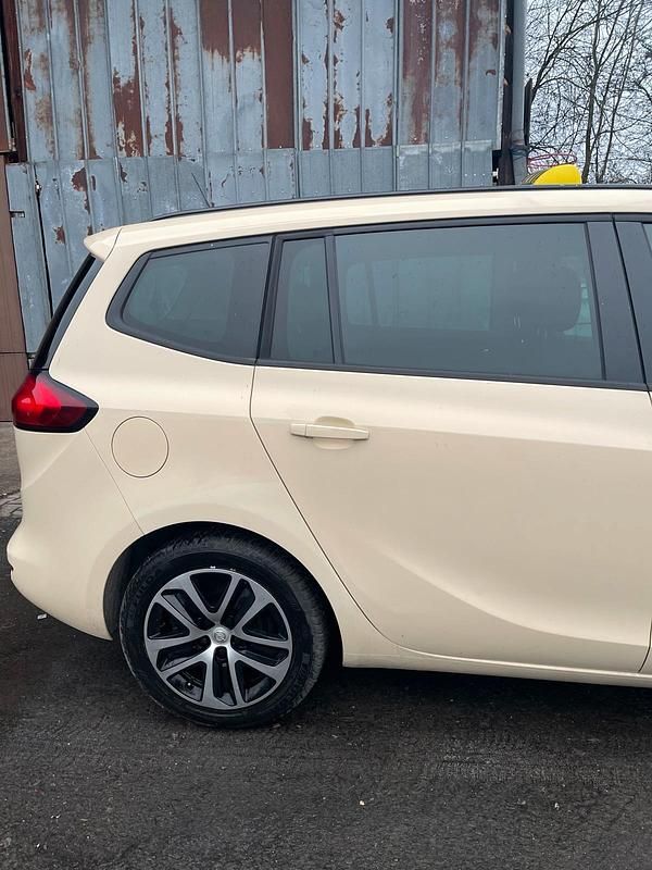 Gebraucht Opel Zafira 131 PS (96 kW) 2018 Beige Van / Kleinbus