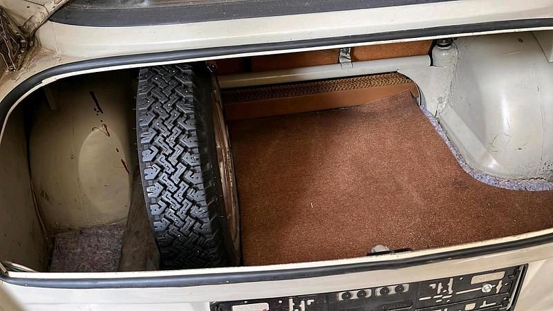 Beige Gebraucht 1986 Trabant 601 Kleinwagen | 3.800 € - Bild 1/4