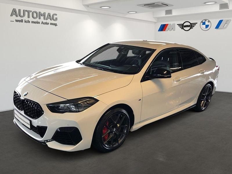 Weiß Gebraucht 2022 BMW M235 M Performance Limousine | 28.990 € (Guter Preis) - Bild 1/4
