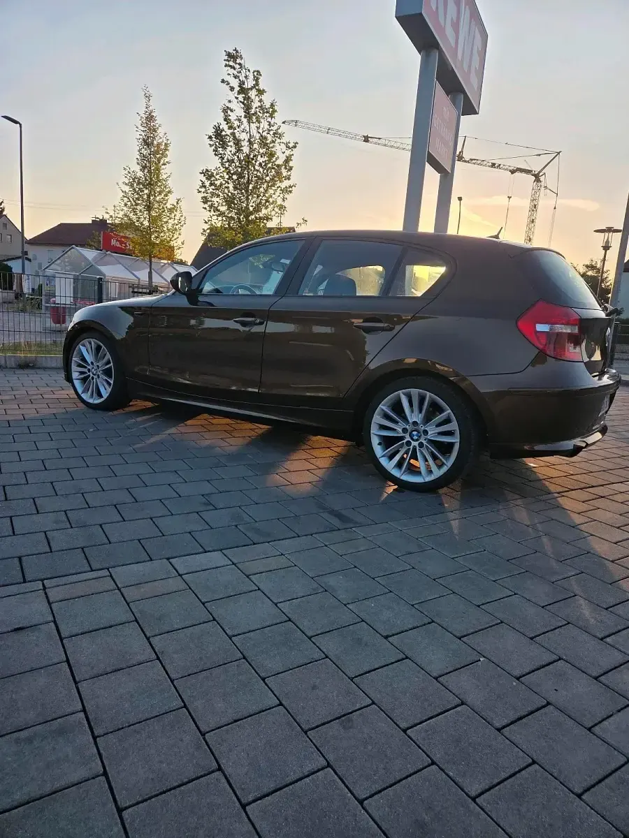 Gebraucht BMW 118 143 PS (105 kW) 2009 Braun Kleinwagen