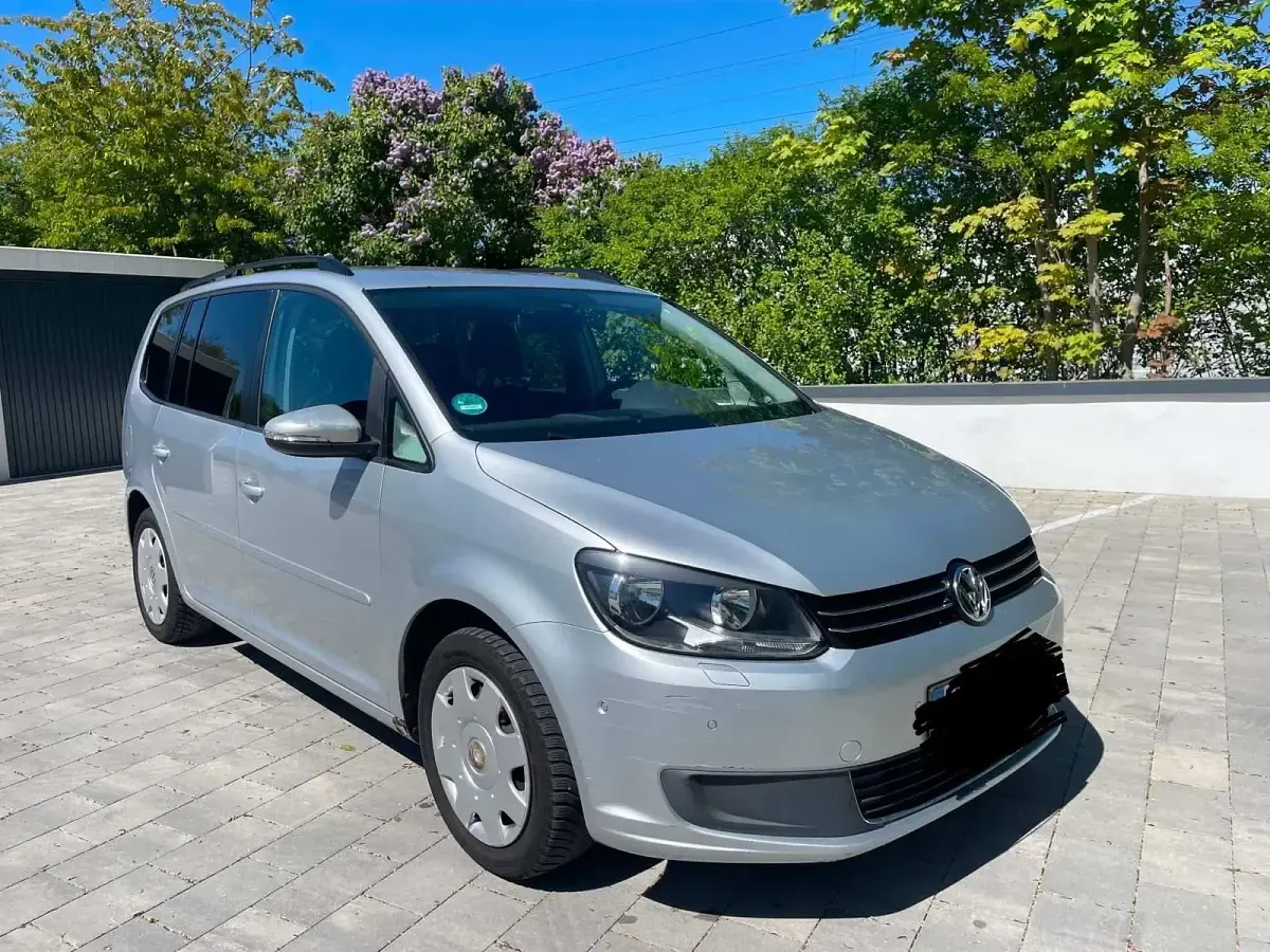 Gebraucht VW Touran 105 PS (77 kW) 2011 Silber Van / Kleinbus