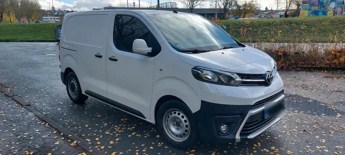 Gebraucht Toyota Proace 95 PS (69 kW) 2017 Weiß Van / Kleinbus