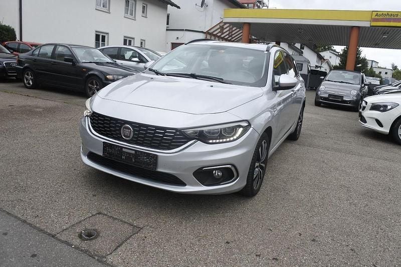 Gebraucht Fiat Tipo Lounge 120 PS (88 kW) 2017 Silber Limousine