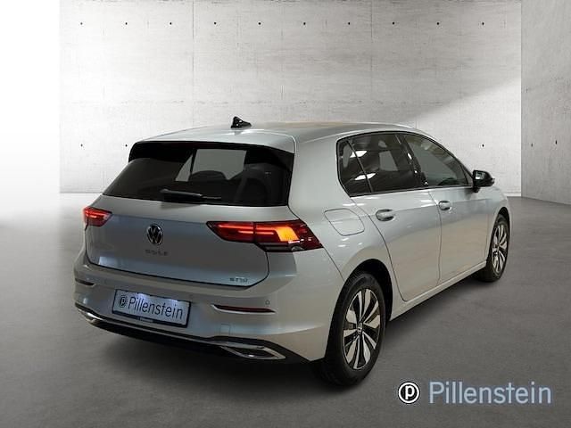 Gebraucht VW Golf VIII Move 110 PS (80 kW) 2024 Silber Limousine