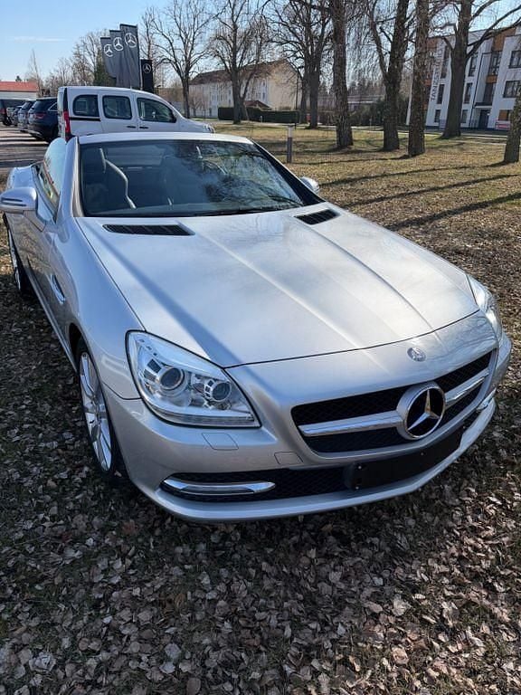 Gebraucht Mercedes SLK200 184 PS (135 kW) 2011 Silber Cabrio