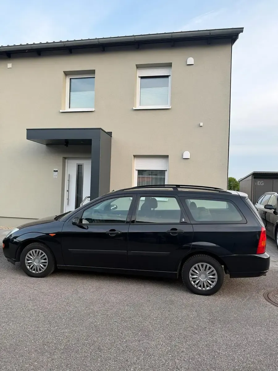 Gebraucht Ford Focus 116 PS (85 kW) 2000 Schwarz Kombi