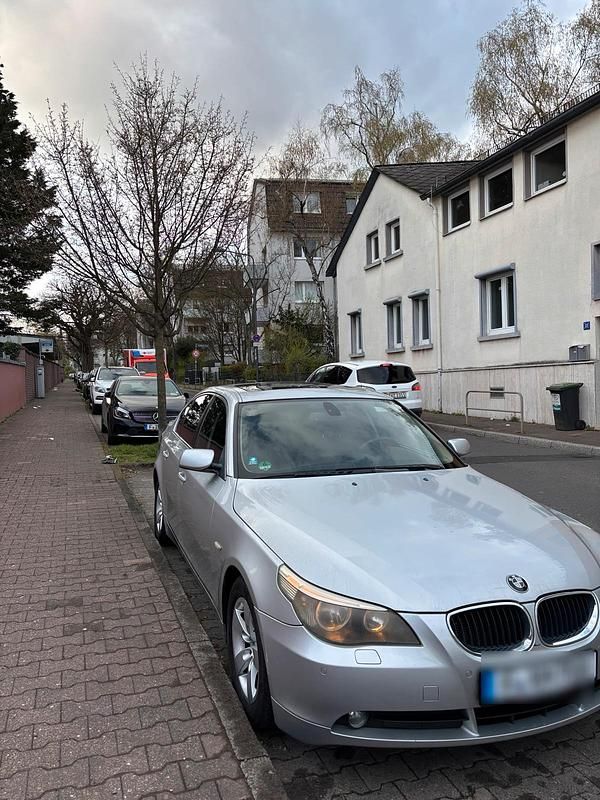 Gebraucht BMW 523 177 PS (130 kW) 2005 Grau Limousine