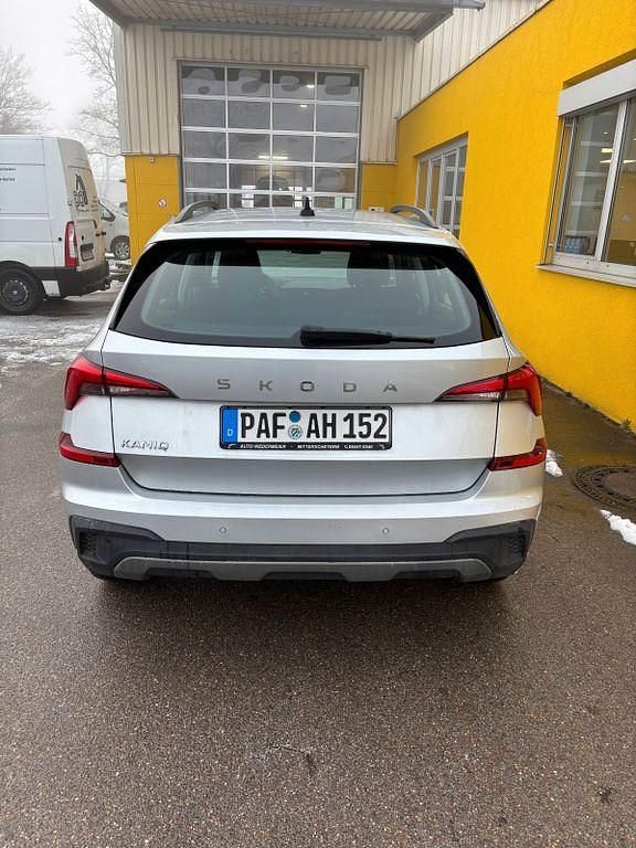 Gebraucht Skoda Kamiq Selection 95 PS (69 kW) 2024 Silber SUV