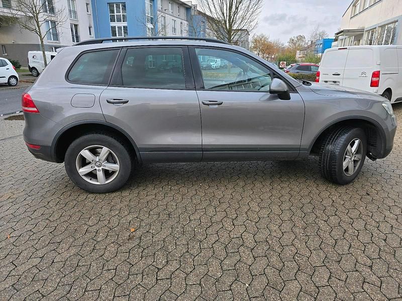 Gebraucht VW Touareg 204 PS (150 kW) 2012 Grau SUV