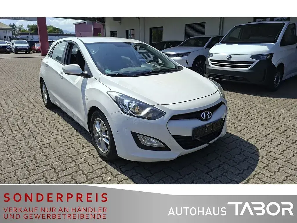 Gebraucht Hyundai i30 Edition 110 PS (80 kW) 2013 Creamy white / sol Limousine