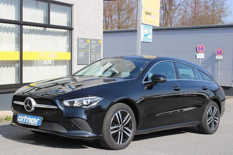 Gebraucht Mercedes CLA200 150 PS (110 kW) 2021 Schwarz Limousine