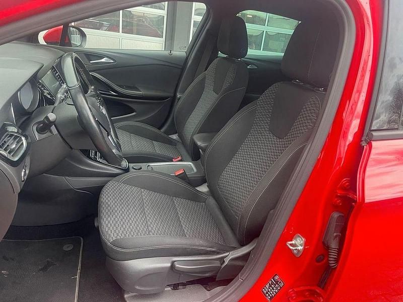 Gebraucht Opel Astra Dynamic 150 PS (110 kW) 2019 Rot Limousine