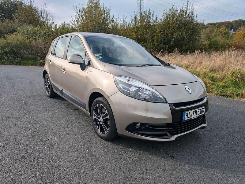 Beige Gebraucht 2013 Renault Scénic III Van / Kleinbus | 5.299 € (Guter Preis) - Bild 1/4