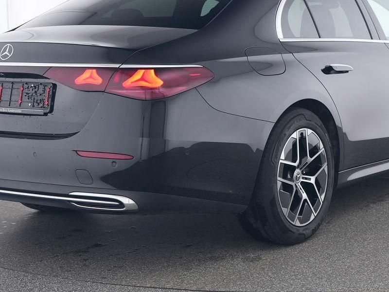 Gebraucht Mercedes E200 Avantgarde 204 PS (150 kW) 2025 Metalliclack obsidianschwarz (metallic) Limousine