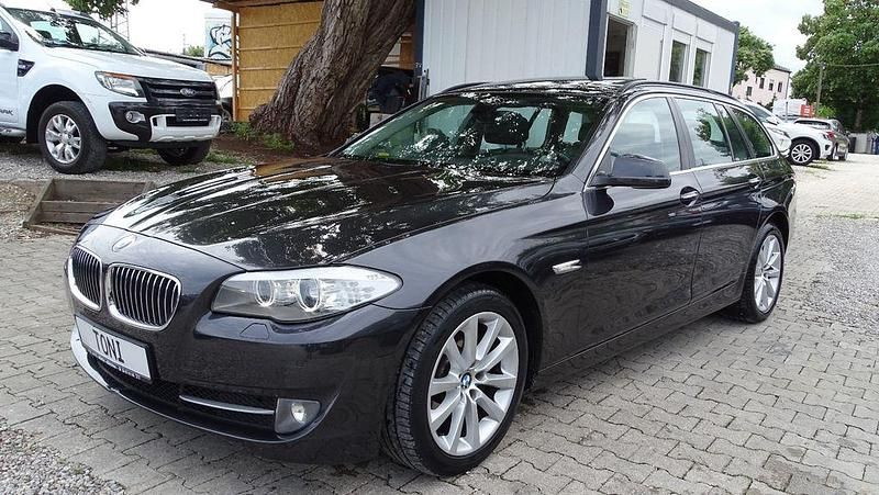 Grau Gebraucht 2013 BMW 520 Comfort Edition Kombi | 7.990 € (Guter Preis) - Bild 1/4