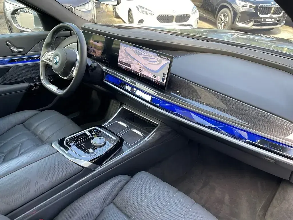 Gebraucht BMW i7 M Sport 400 kW (544 PS) 2025 Dravitgrau Limousine