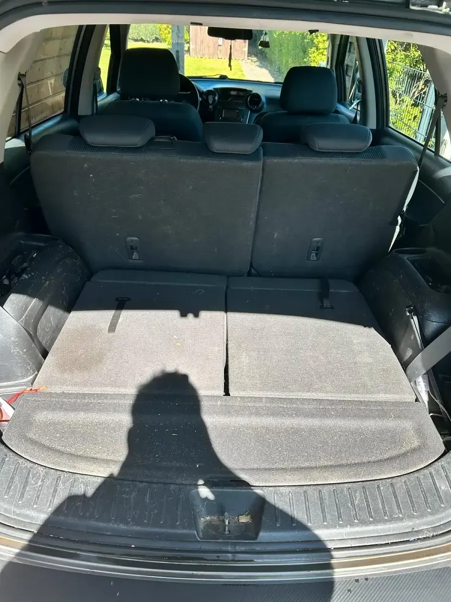 Gebraucht Kia Carens 128 PS (94 kW) 2012 Grau Van / Kleinbus