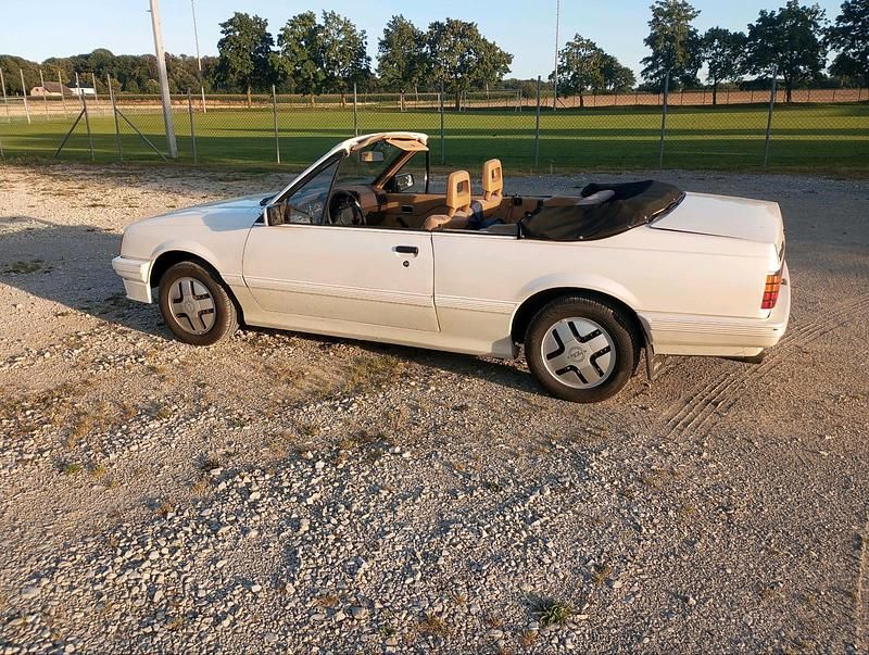 Weiß Gebraucht 1984 Opel Ascona Cabrio | 2.500 € - Bild 1/4