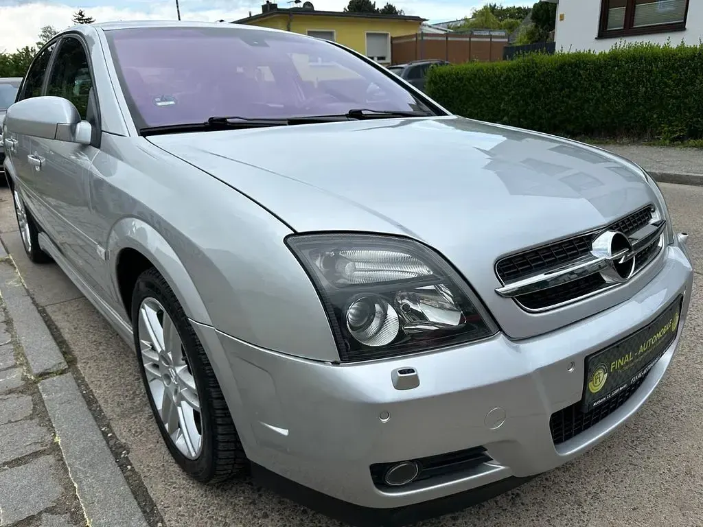 Używany Opel Vectra GTS 211 KM (155 kW) 2003 Szary Sedan/Limuzyna