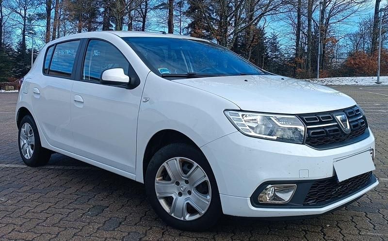 Gebraucht Dacia Sandero Comfort 90 PS (66 kW) 2018 Weiß Limousine