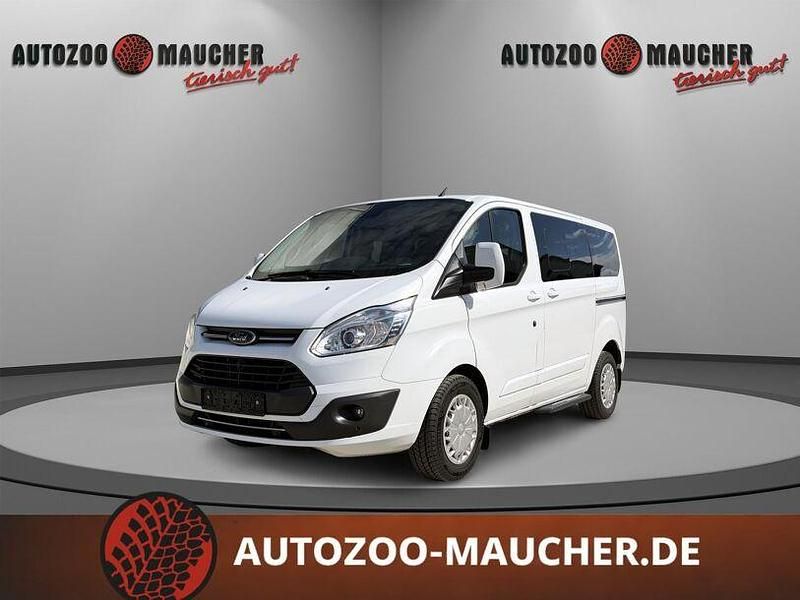 Gebraucht Ford Tourneo 131 PS (96 kW) 2017 Frostweiß Van / Kleinbus