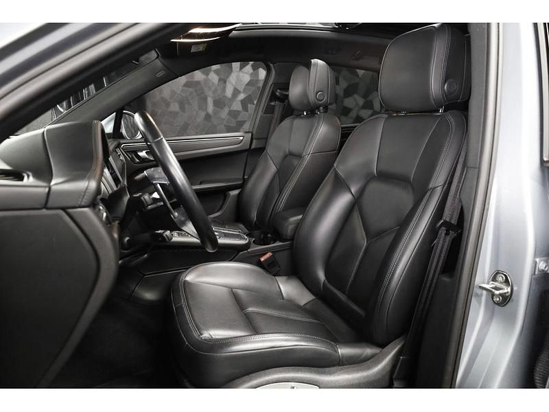 Gebraucht Porsche Macan 245 PS (180 kW) 2022 Grau SUV