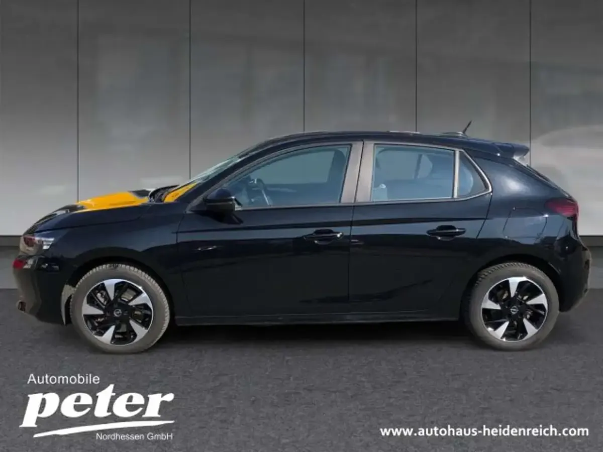 Używany Opel Corsa-e Edition 100 kW (136 KM) 2023 Czarny Hatchback
